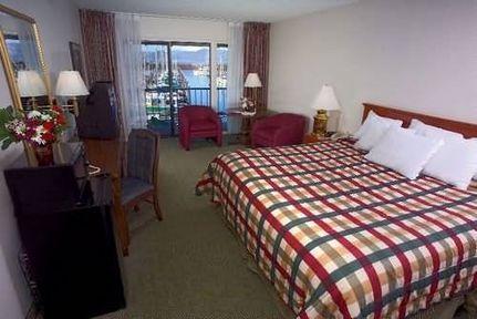 Riverwalk Motel 3*